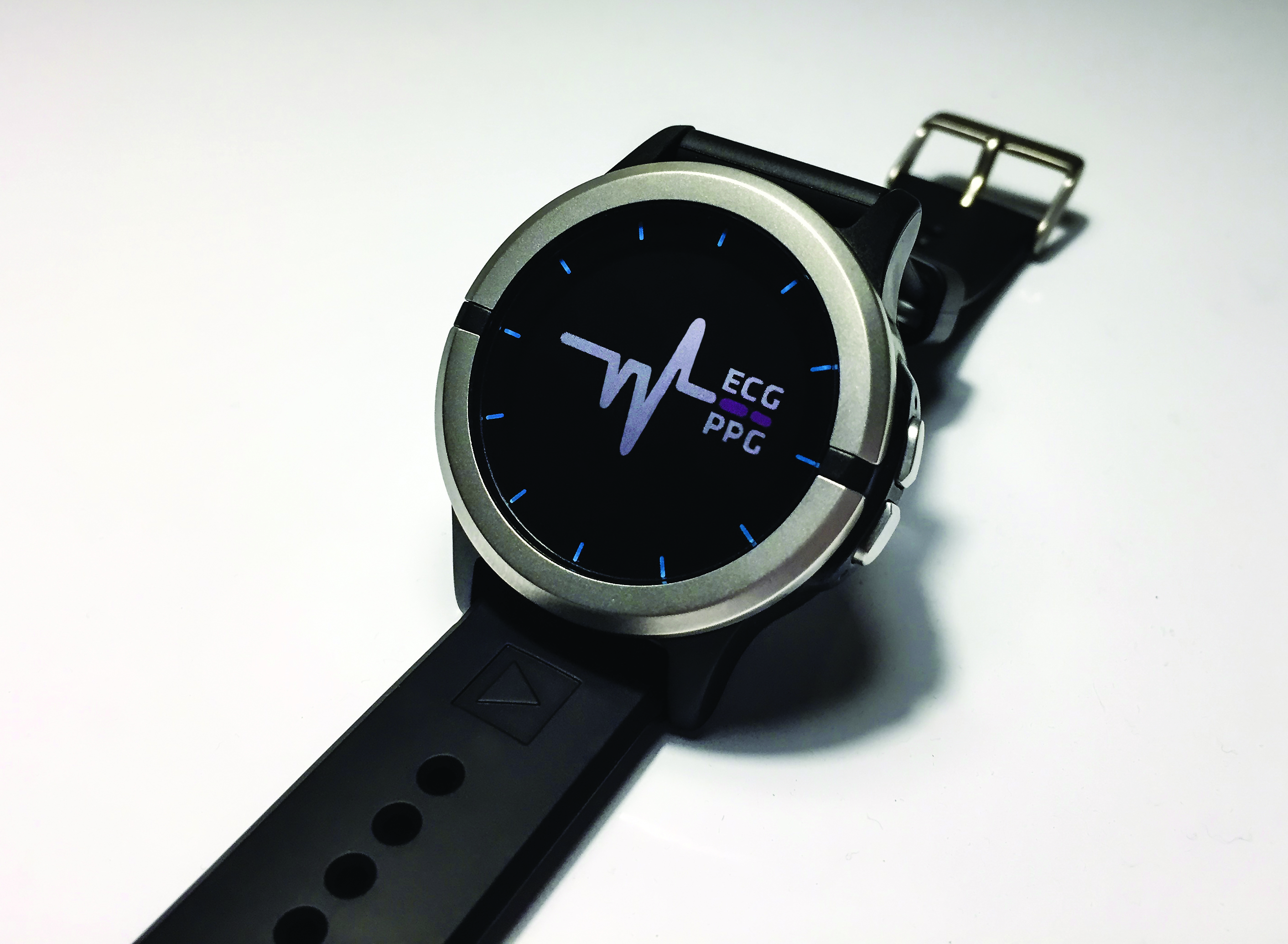 A picture containing watch, device, gaugeDescription automatically generated